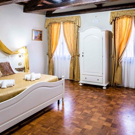 Palazzo Titti Rialto Suites Venetië Buitenkant foto