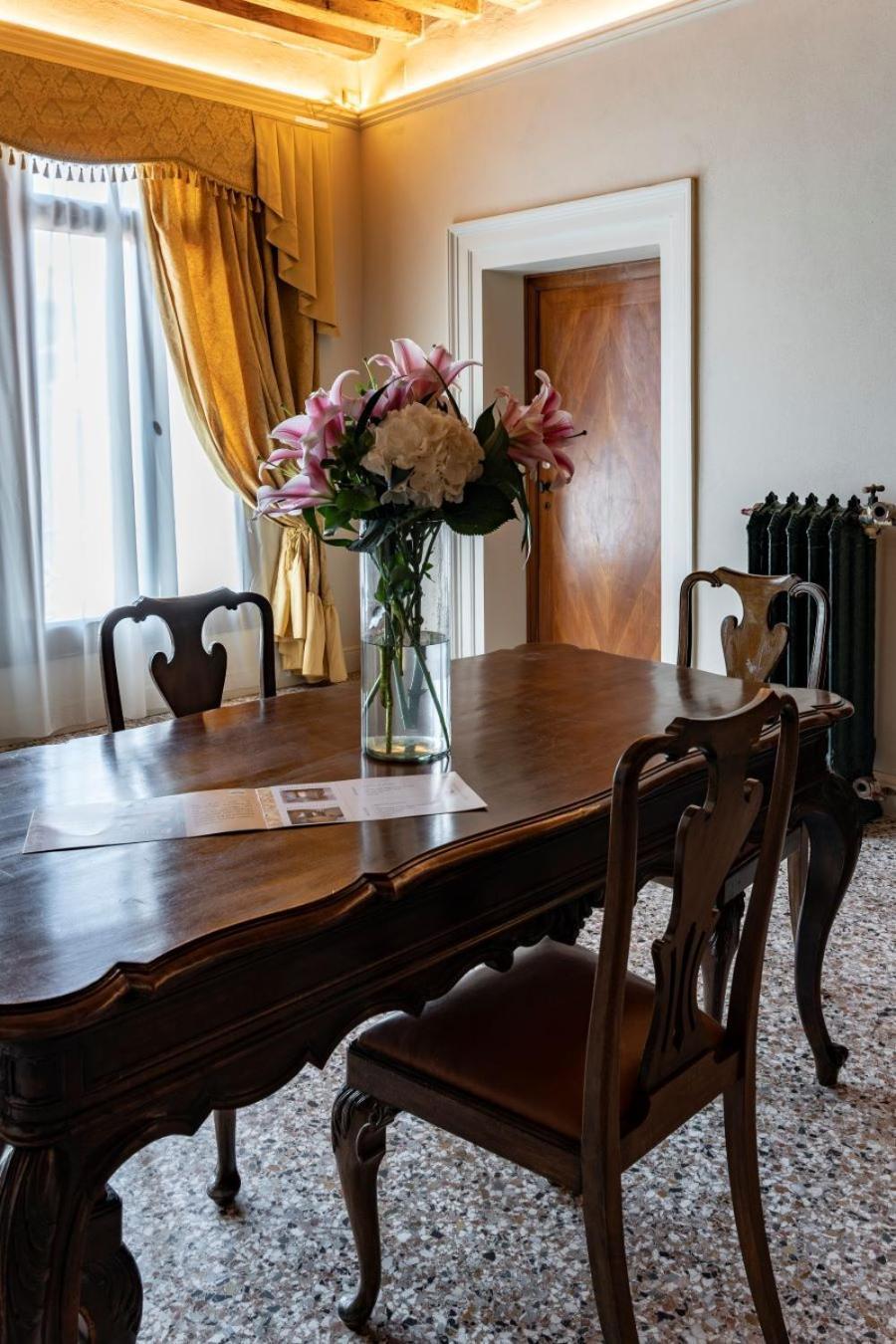 Palazzo Titti Rialto Suites Venetië Buitenkant foto