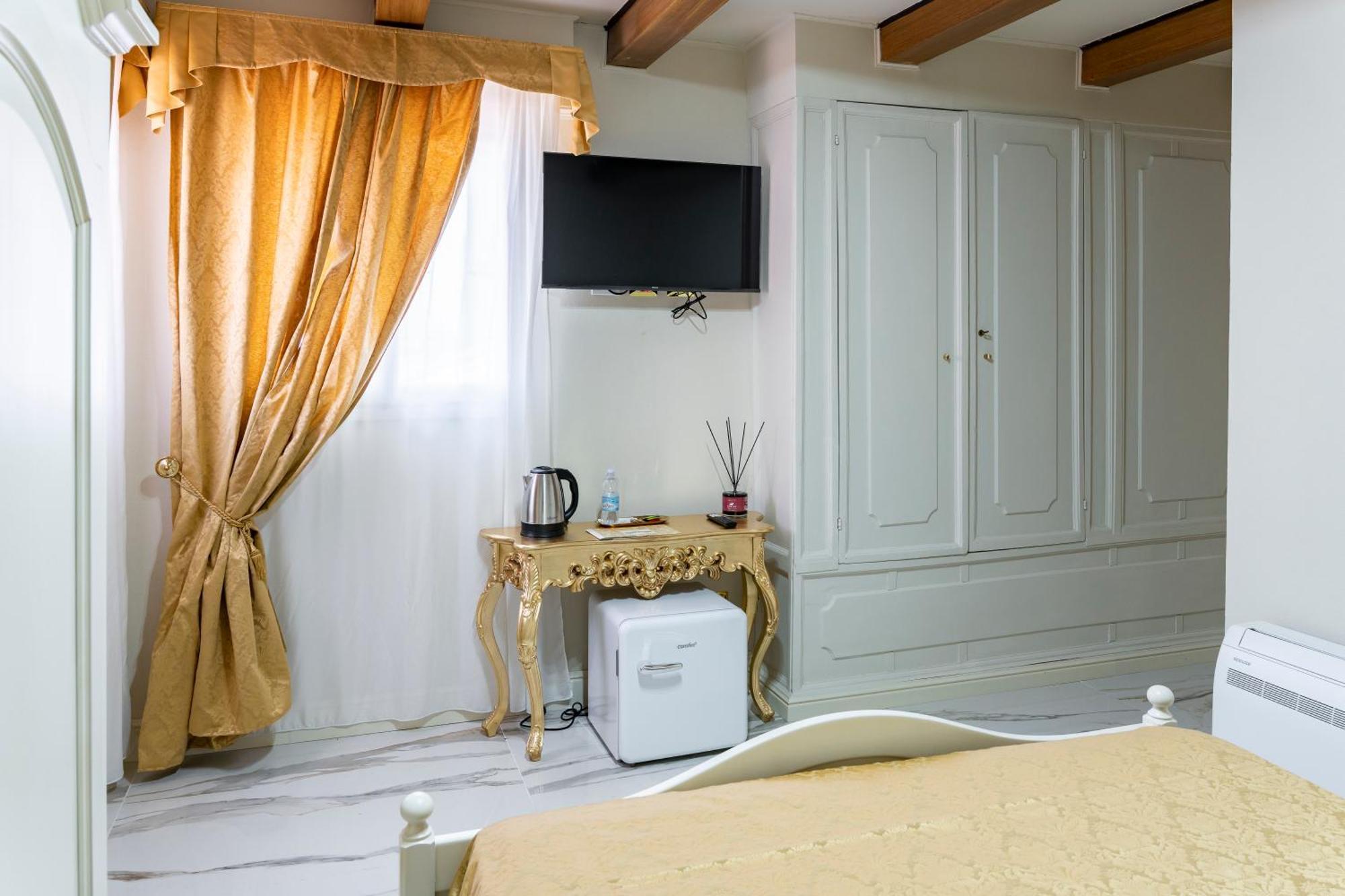 Palazzo Titti Rialto Suites Venetië Buitenkant foto