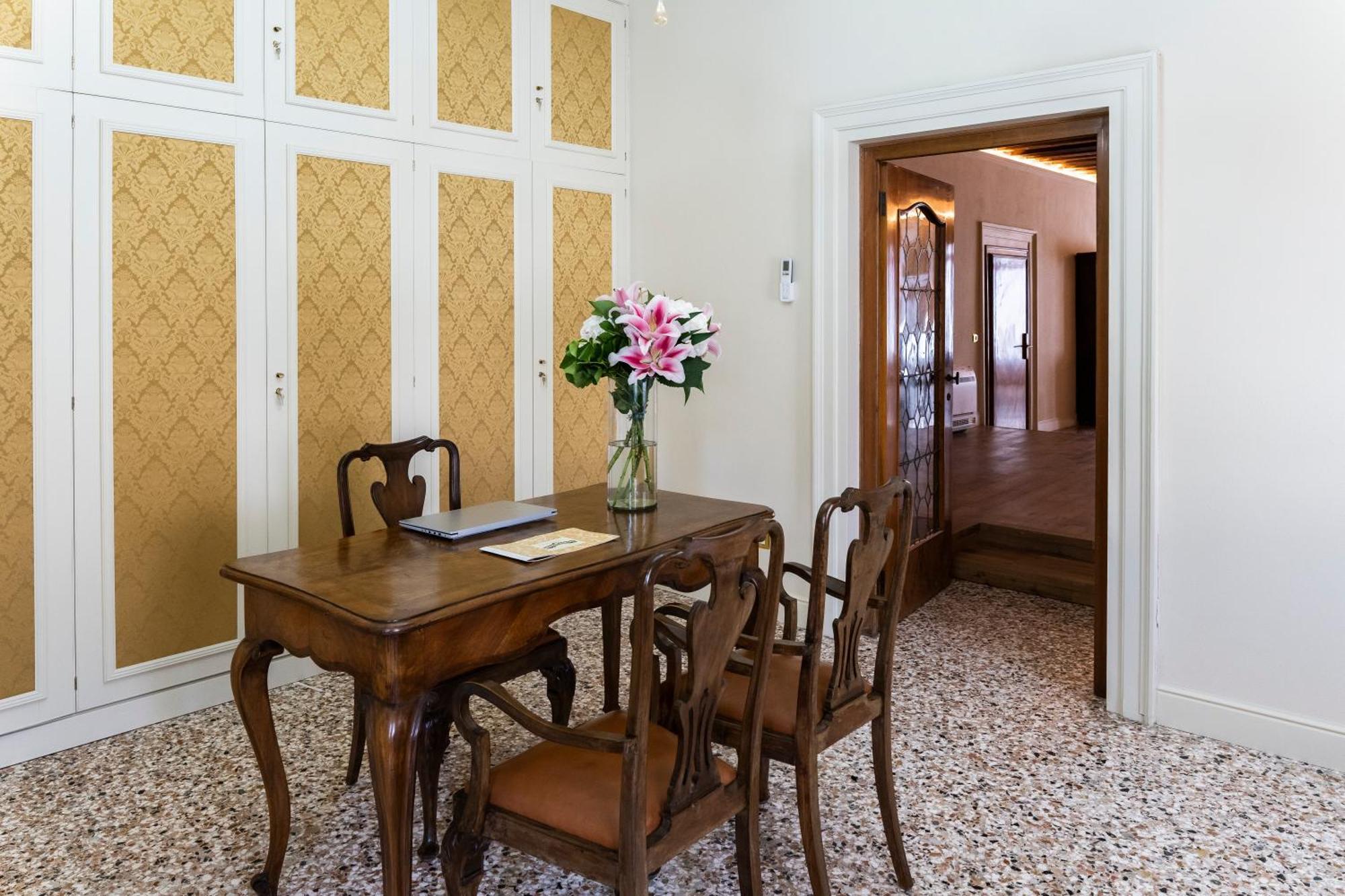 Palazzo Titti Rialto Suites Venetië Buitenkant foto