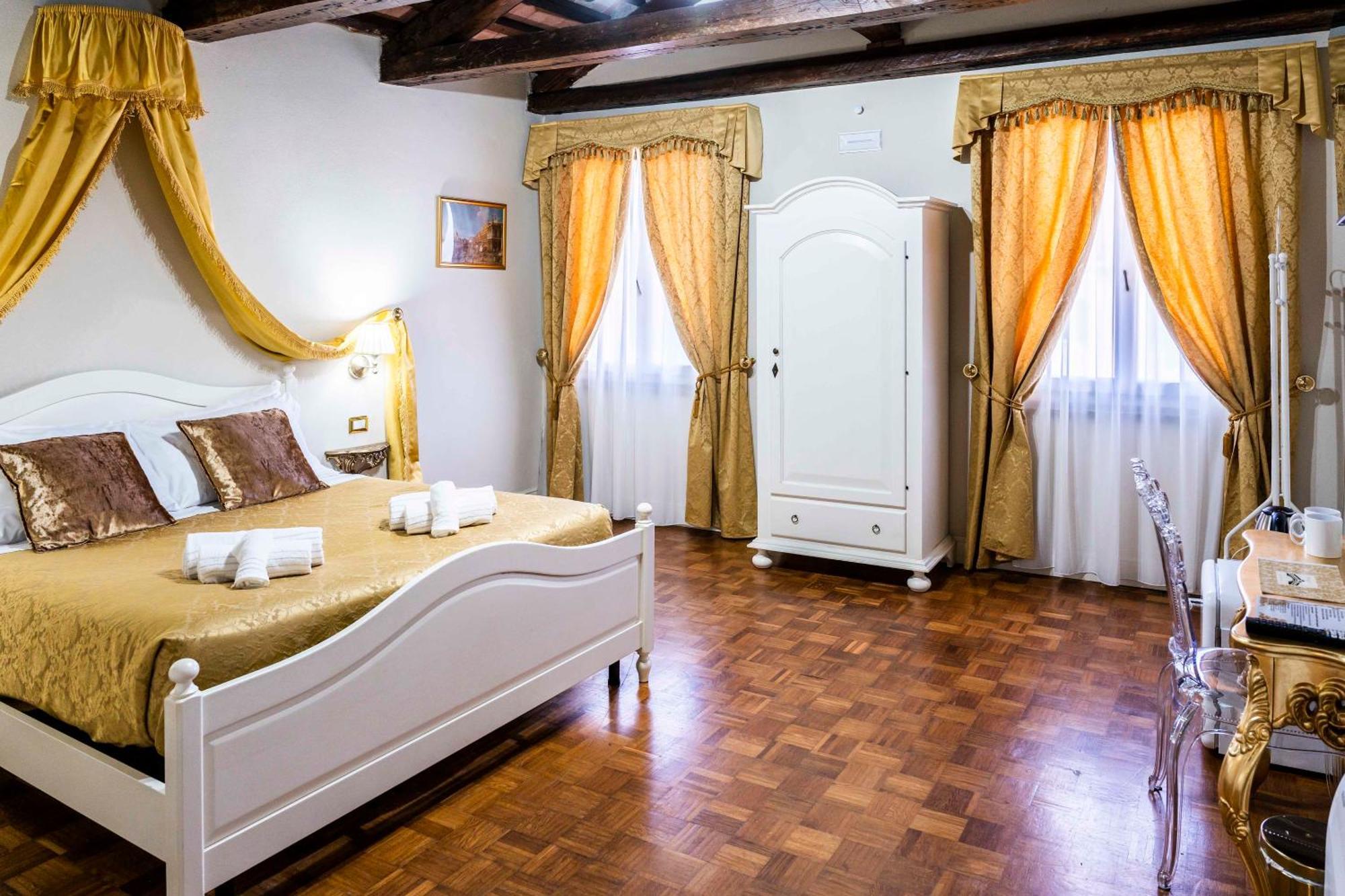 Palazzo Titti Rialto Suites Venetië Buitenkant foto