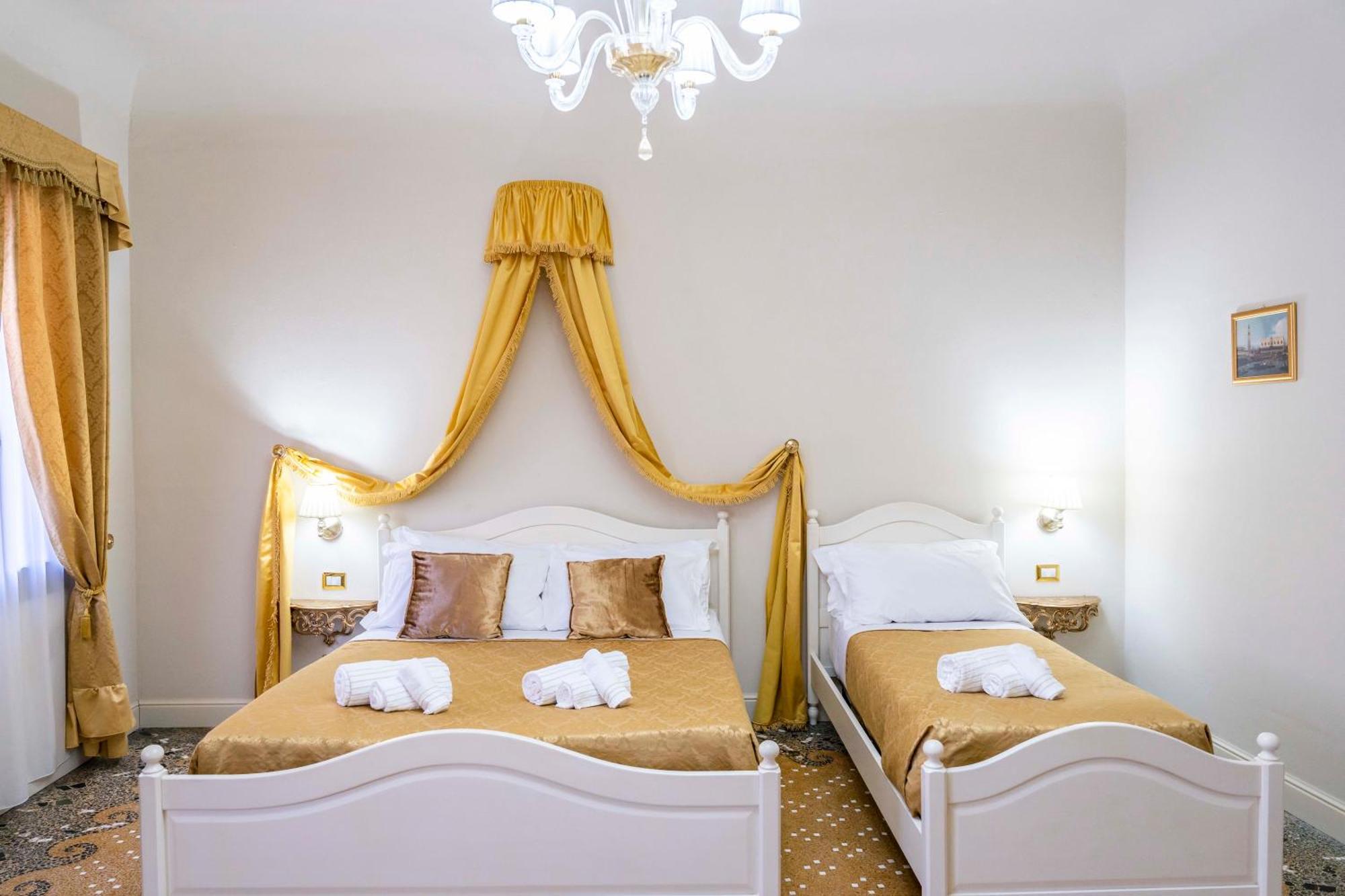 Palazzo Titti Rialto Suites Venetië Buitenkant foto