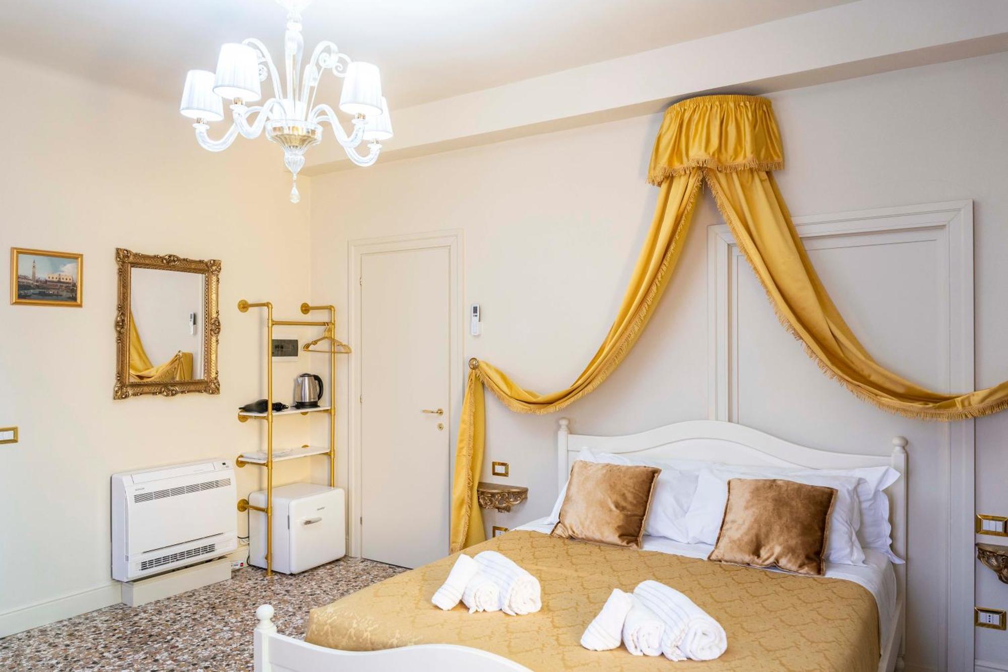 Palazzo Titti Rialto Suites Venetië Buitenkant foto