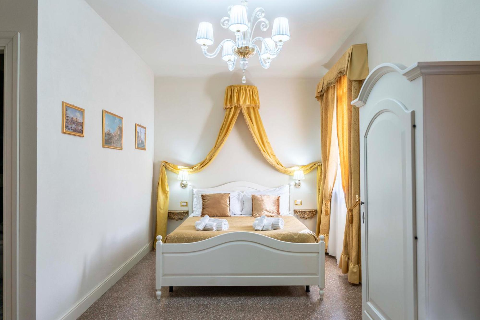 Palazzo Titti Rialto Suites Venetië Buitenkant foto
